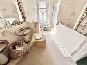 Photo 19- click for photo gallery